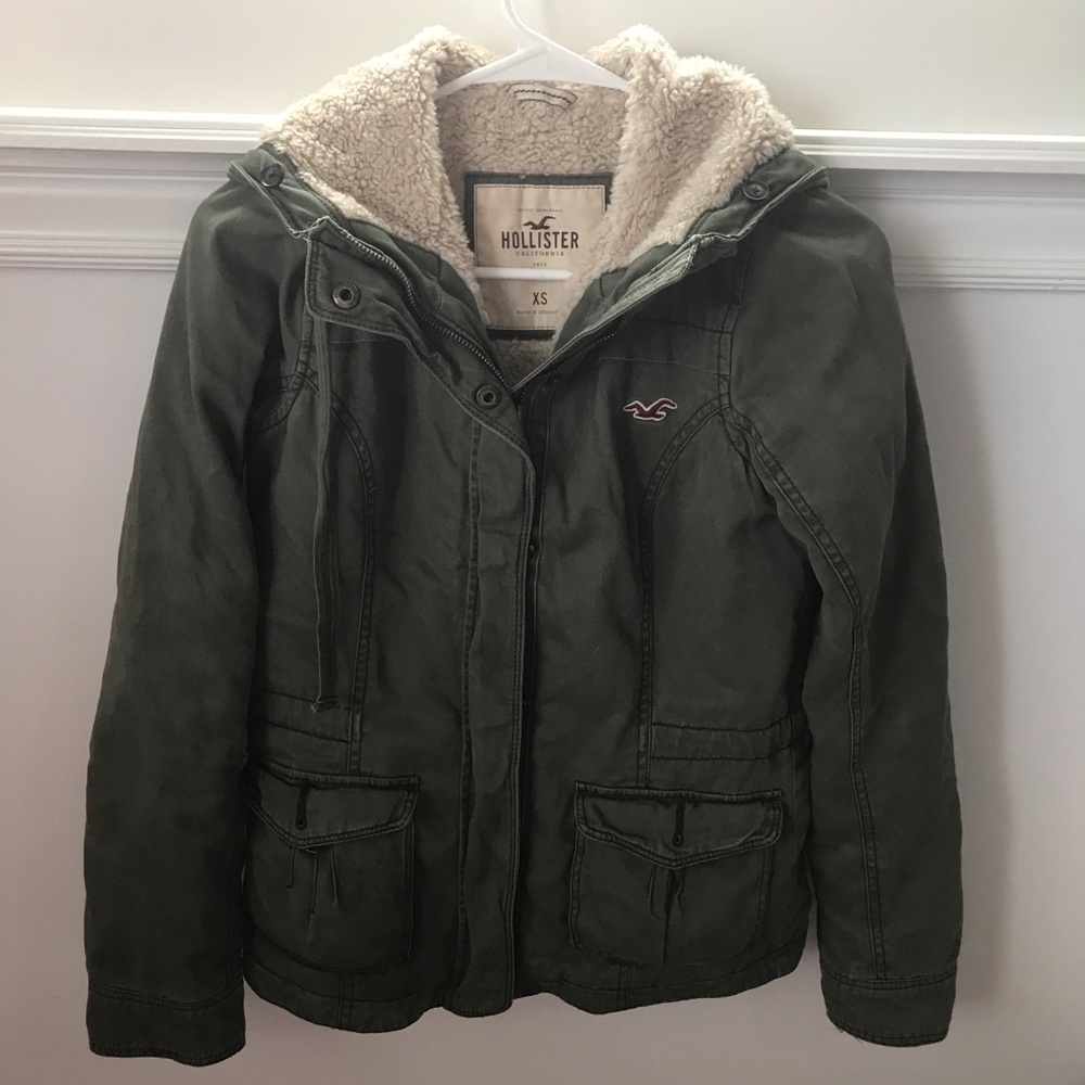 Hollister Sherpa lined winter coat size XS